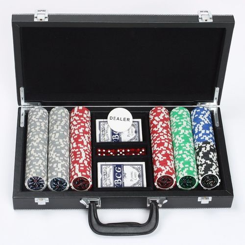 Ngày 3/3: USD xuống thấp nhất 3 năm qua, vàng có thể tăng ảnh 1